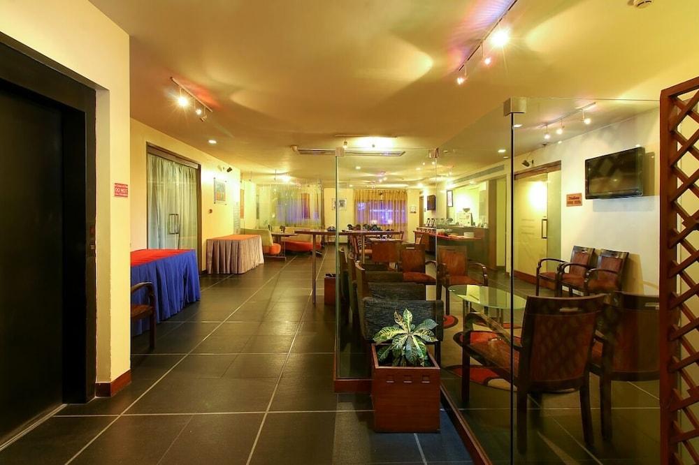 Hotel Studio Estique Pune Exterior foto