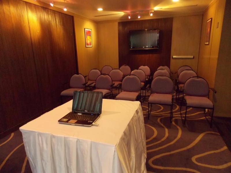 Hotel Studio Estique Pune Exterior foto